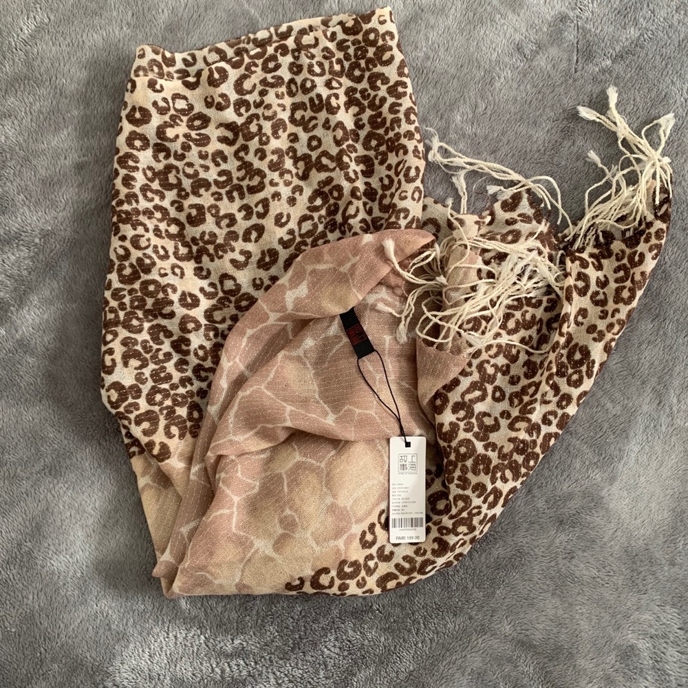 Scarf animal print